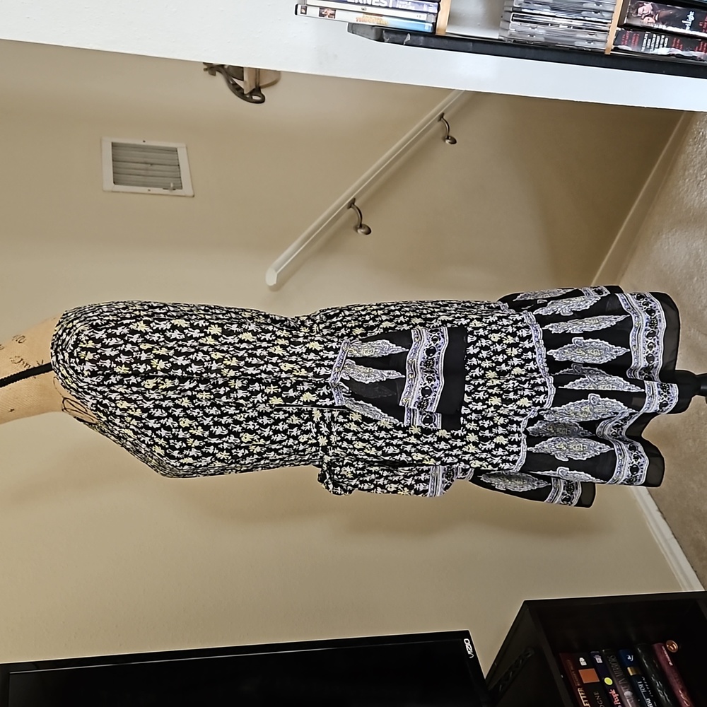 msk dresses Womens Round Neck Short Sleeve Fitted Maxi Dress, Color: Rich Black You can keep the accessories to a minimum thanks to the glamorous gold MSK Puff Sleeve Dress